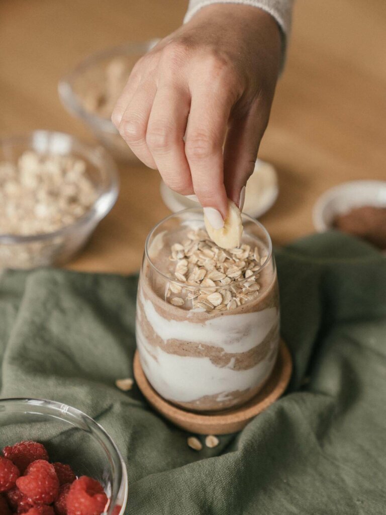 Kokos, banana i zob smoothie odličan je izbor za poticanje laktacije